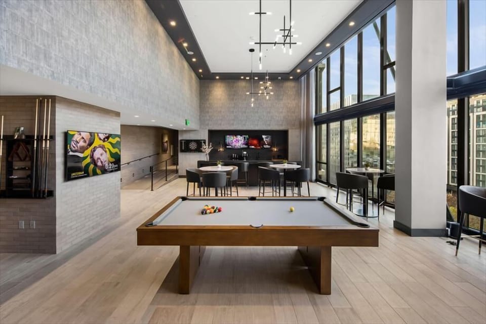 Play pool, or sip a drink in the clubhouse