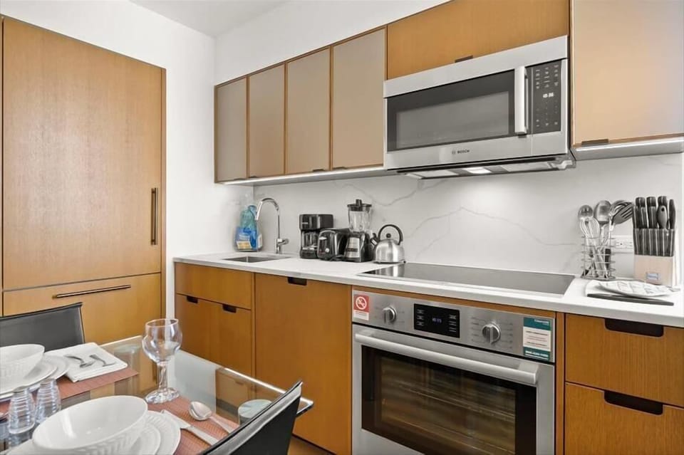 Midtown East New York 1 Bedroom Kitchen