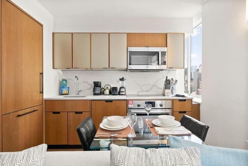 Midtown East New York 1 Bedroom Kitchen