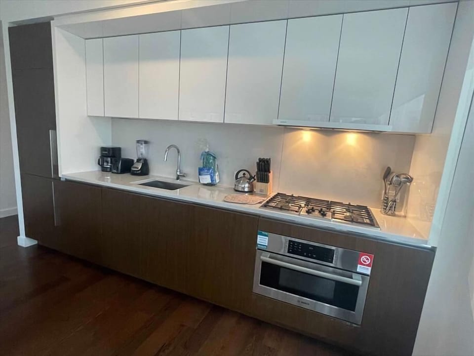 Midtown West New York 1 Bedroom Kitchen