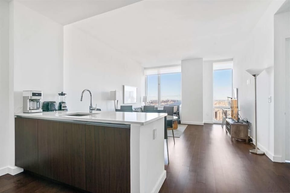 Midtown West New York 1 Bedroom Deluxe Dining Room