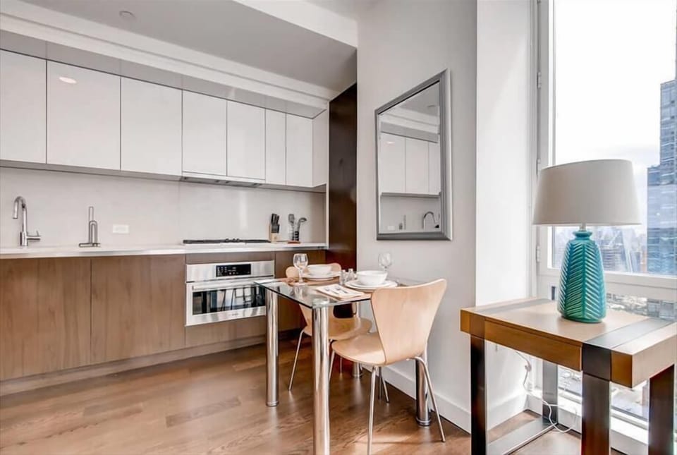 Midtown West New York 1 Bedroom Deluxe Dining Room