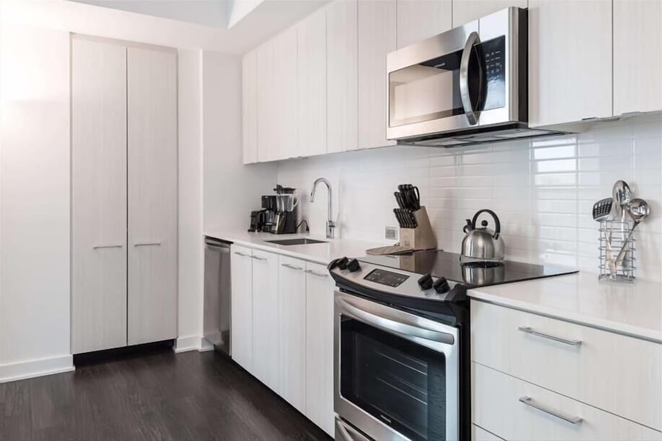 Herndon/Reston Reston 2 Bedroom Kitchen