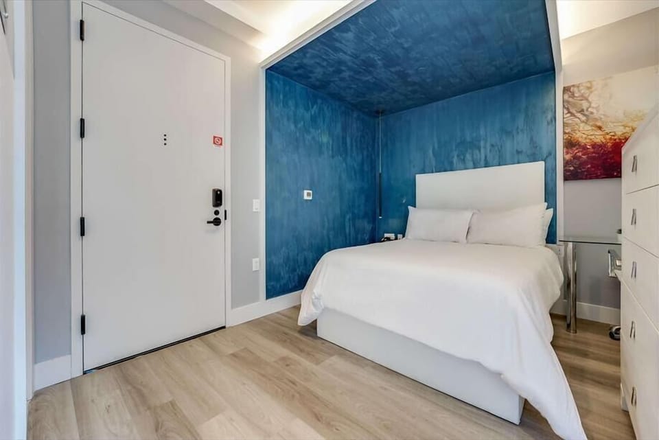Bronx Studio Full + Bal Bedroom