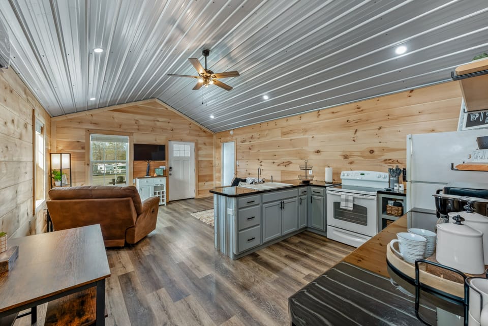 Lake House 1520