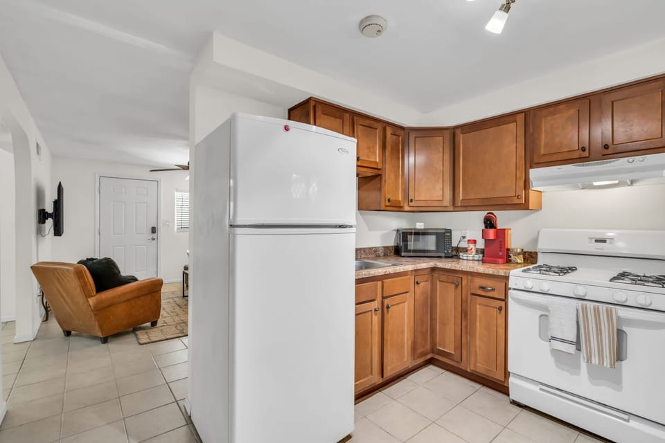 Bright and functional space perfect for everything from quick breakfasts to gourmet dinners
