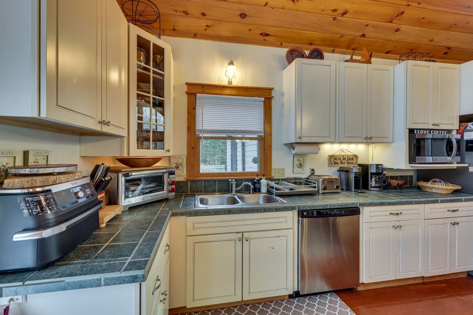 Kitchen | Main Level | Drip & Nespresso Coffee Makers | Slow Cooker | Dishwasher