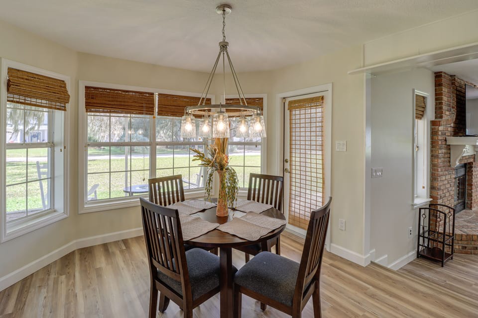 Additional Dining Area | 1st Floor | Dishware & Flatware Provided