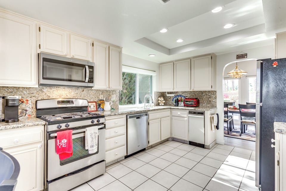 Kitchen | Keurig Coffee Maker | Dishwasher | Cooking Basics