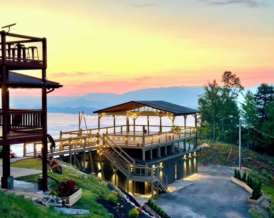 Stunning vistas, indoor heated pool with spa, theater, games at INN THE CLOUDS