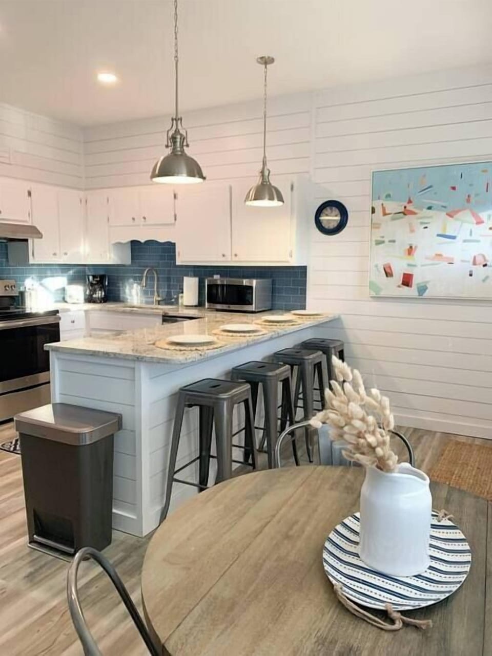 Kitchen/dining room has seating for up to 6!