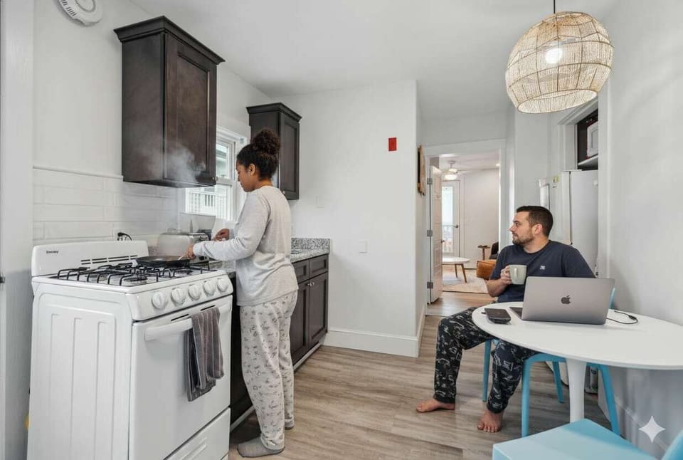 Well-equipped kitchen with all major appliances except a dishwasher
