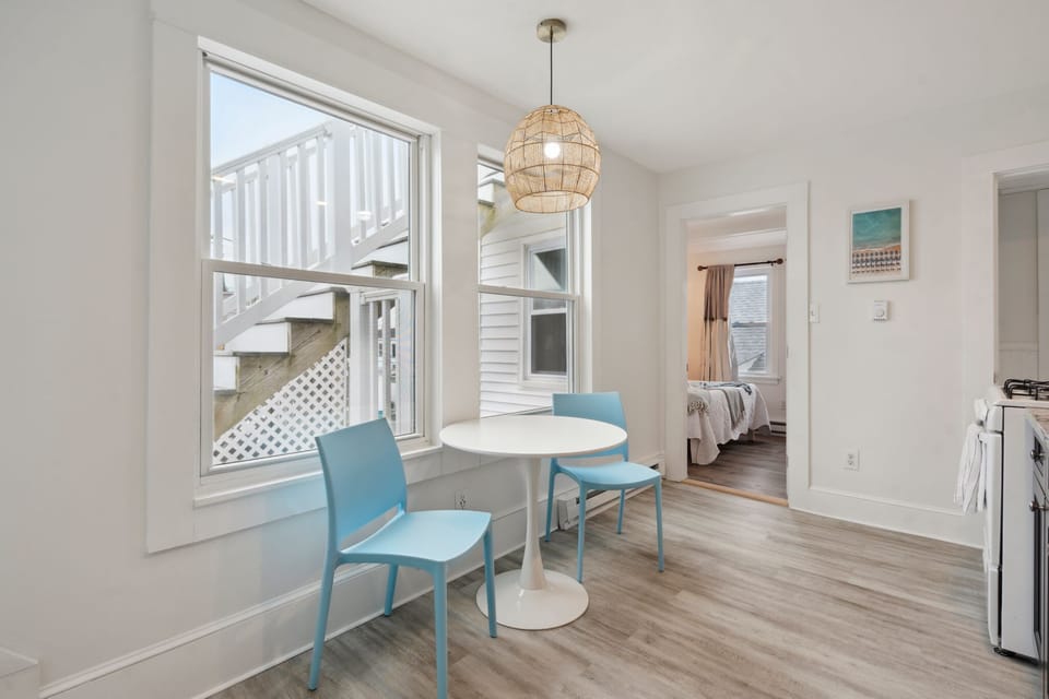 2-seater dining area