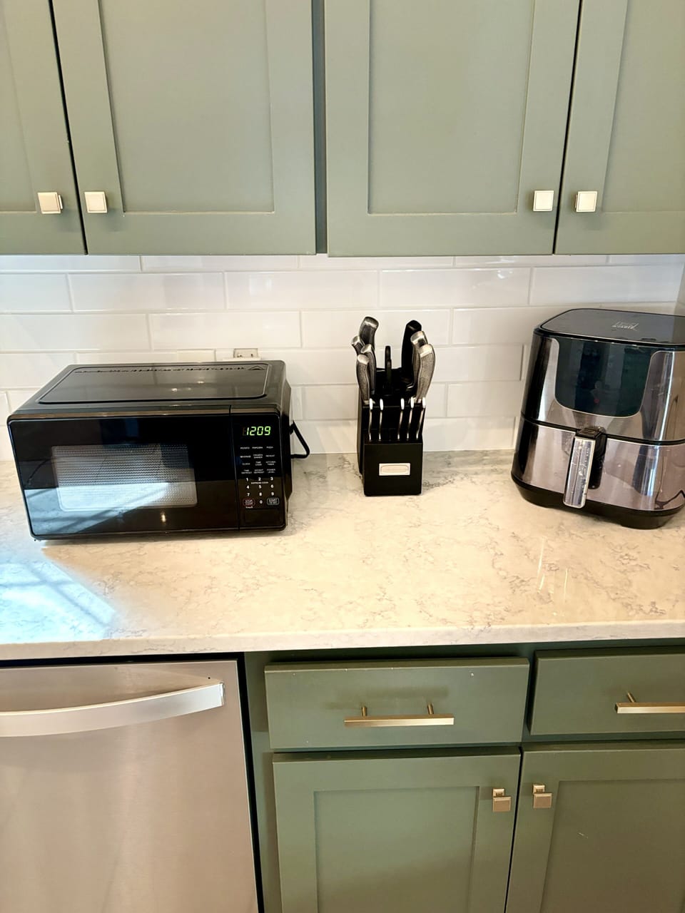 Microwave and air fryer. 