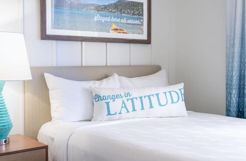 Unit with 2 Queen beds. Exact unit will be assigned upon arrival. Views, colors, and decor may vary.