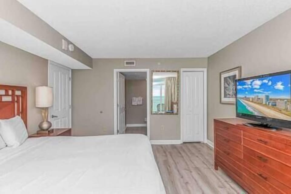 Spacious Master featuring private bathroom!