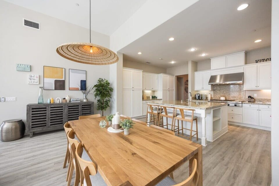 A clean, open dining space for breakfasts or dinners.