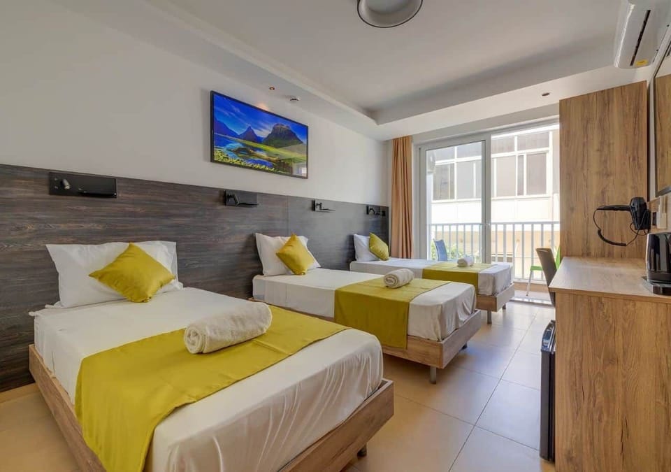 Bedroom/No Kitchen