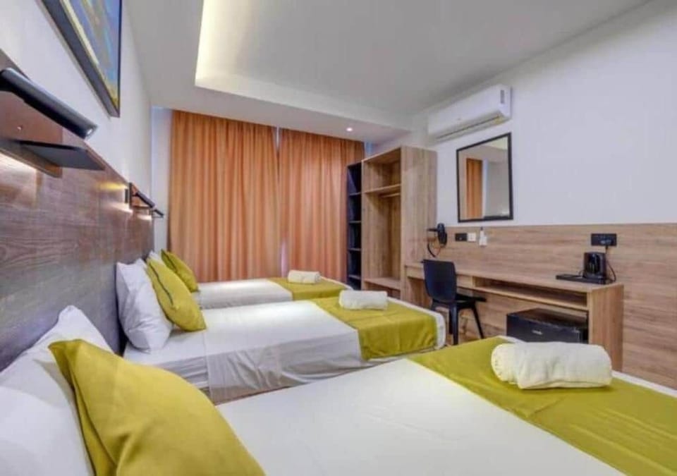 Overview (Bed for 3 persons)