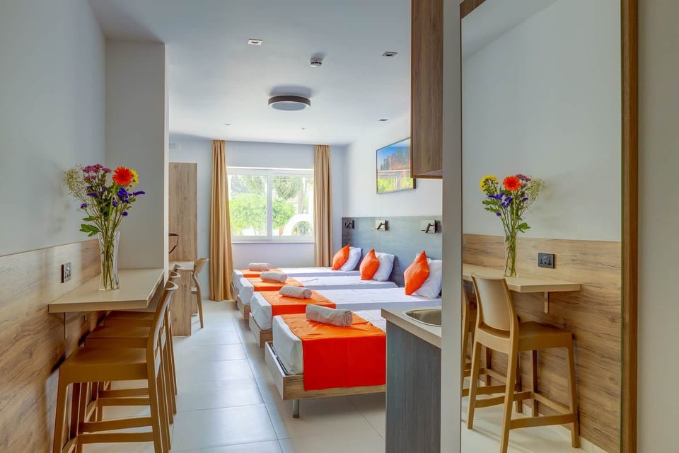 Bedroom (No Balcony)