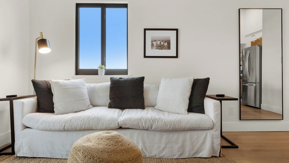 Beachside Condo 24 - Living area