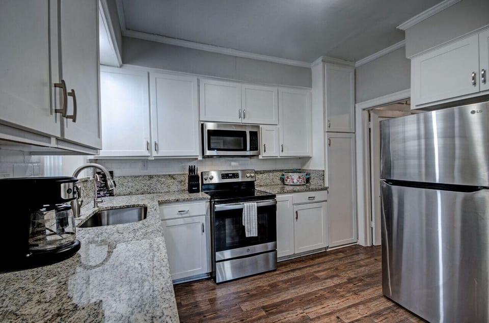 You`ll absolutely love the fully appointed kitchen, which offers a wide range of culinary possibilities, complete with modern appliances to make your cooking experience even mor enjoyable.