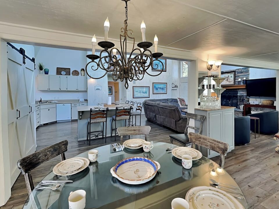 Dining Area - Ground Level