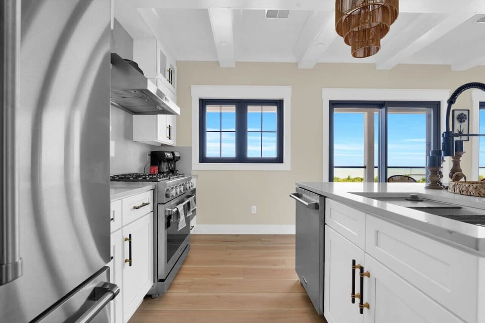 Kitchen #1 with balcony: Fully stocked kitchen