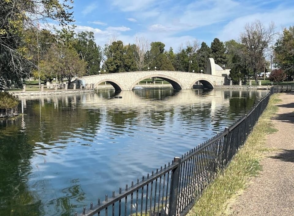 Mineral Park 4 min drive to the south