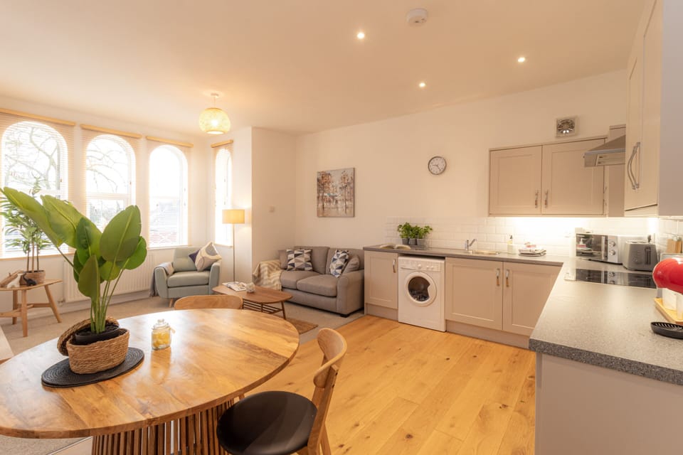 Kitchen/Dining Area