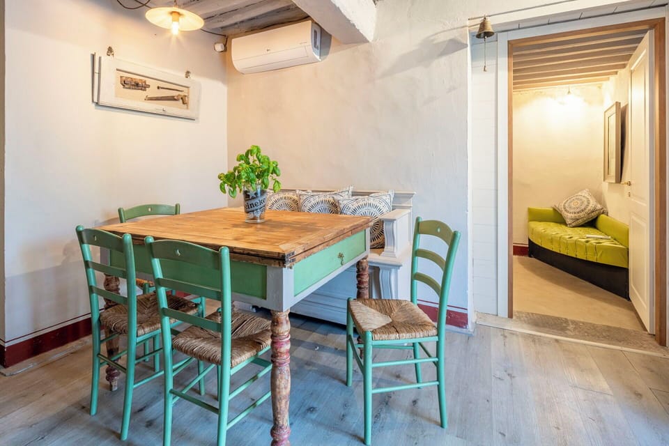 Autumn, Dining Room, Spring, Summer