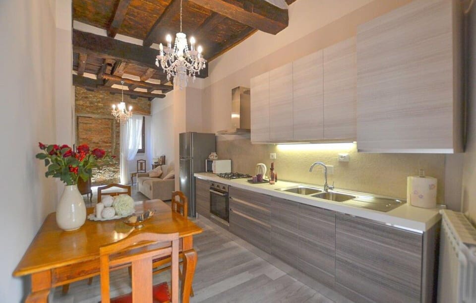Autumn, Kitchen, Living Room, Spring, Summer