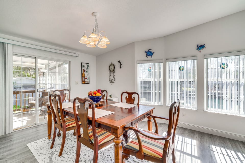 Dining Room | Fully Equipped Kitchen