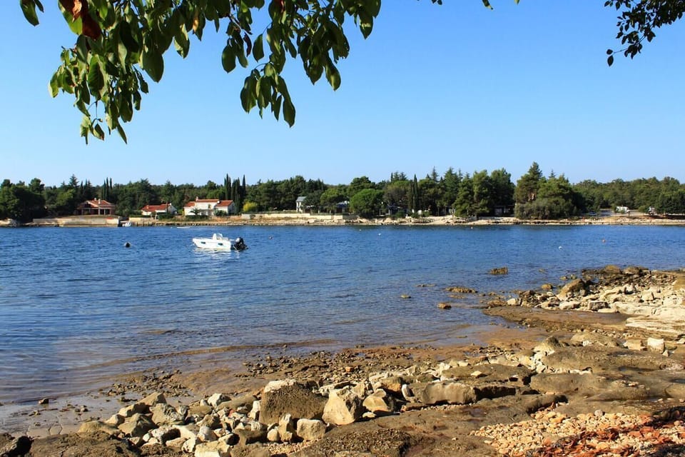 Nearby beaches