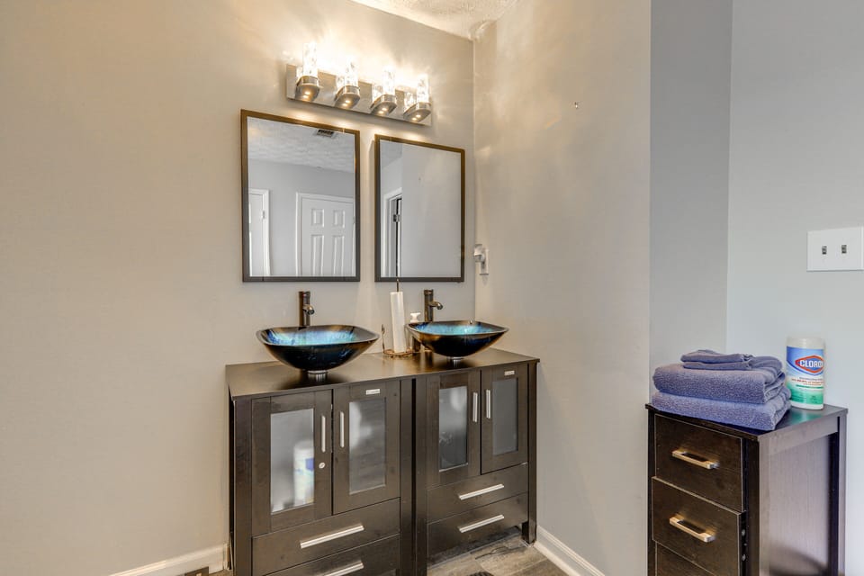 En-Suite Bathroom | 2nd Floor