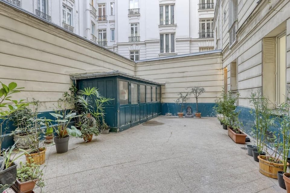 Building Courtyard