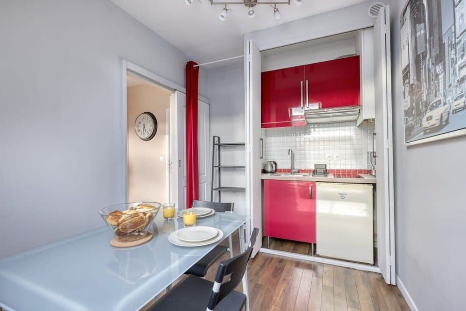 Kitchenette - Dining Area