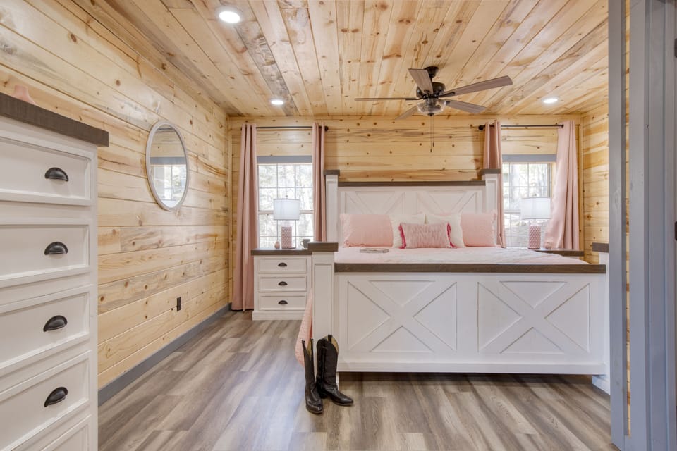 Bedroom 3 features a king bed, TV, and ensuite bathroom.