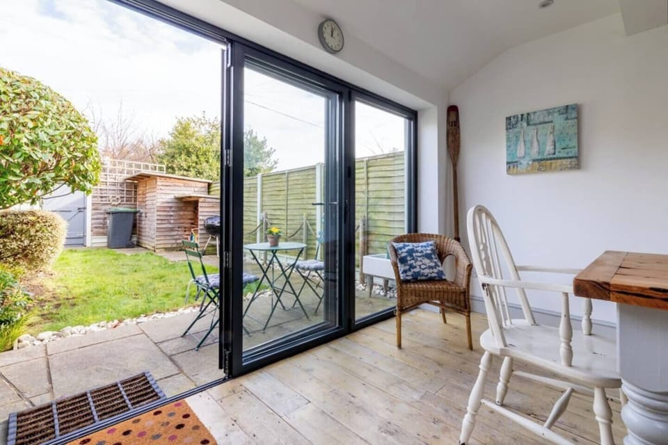 Open plan kitchen diner