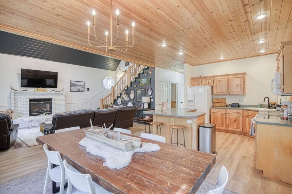 Open concept – Dining and Living Room with fireplace