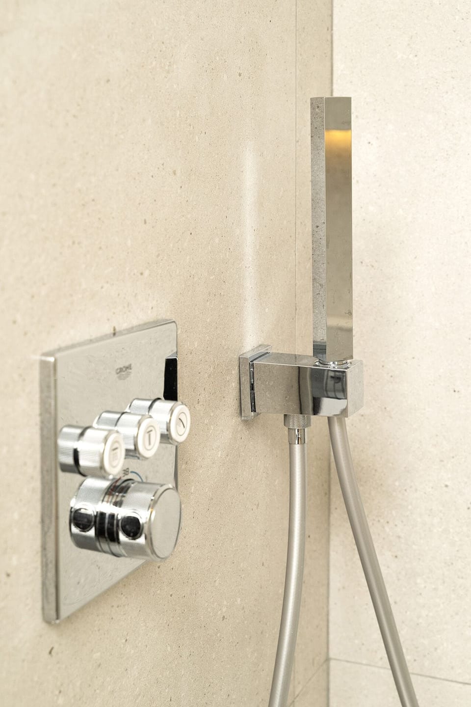 Hand-held showerhead
