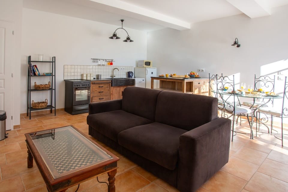 Villa Les Juliannes image