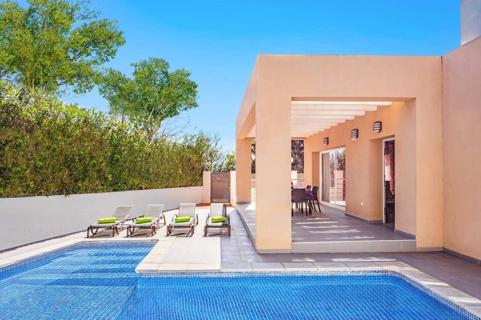 Villa Pomera Tres image