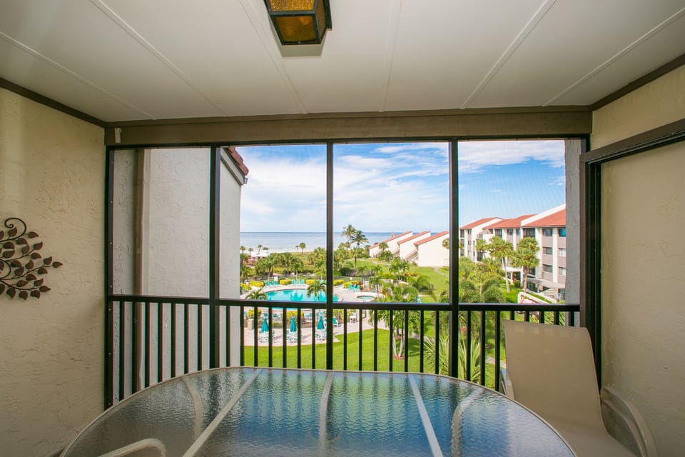 2-406 Lanai
