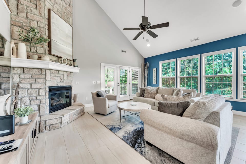 Two large living spaces - new remodel with all new furnishings. Branson close!