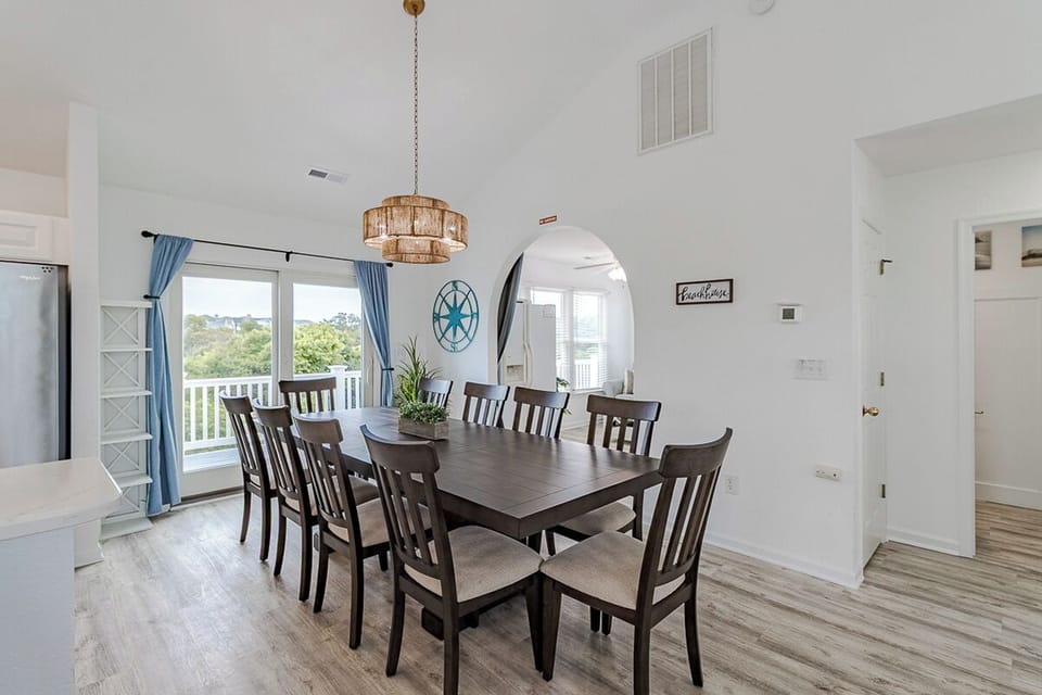 Top Level Dining Area