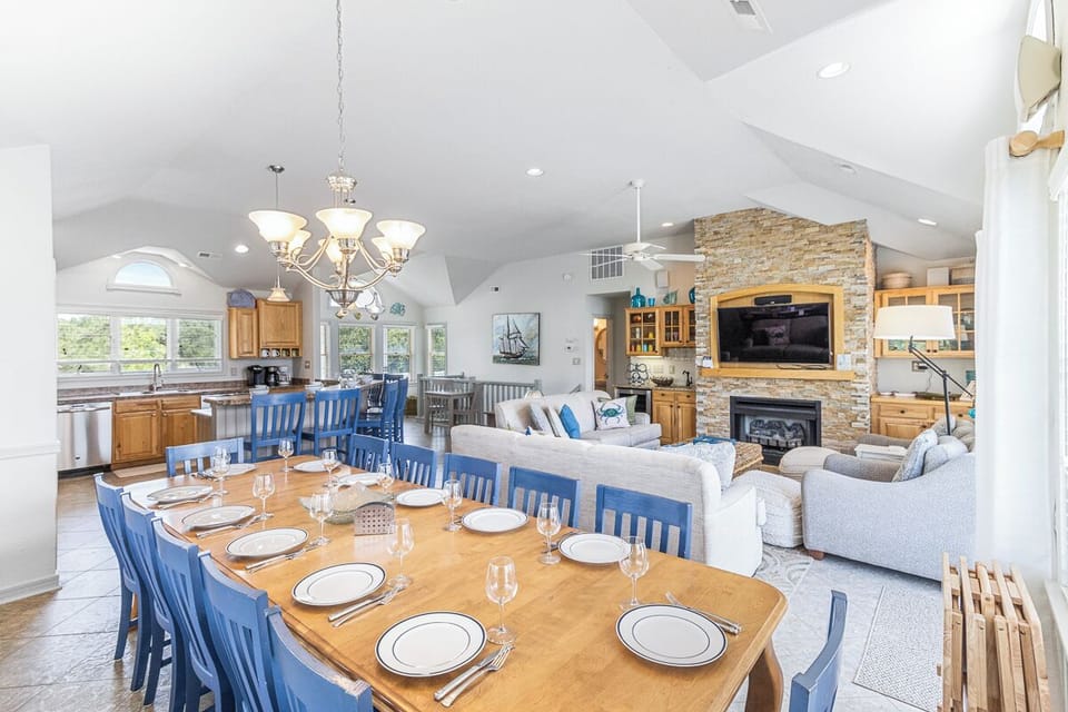 Top Level Dining Area