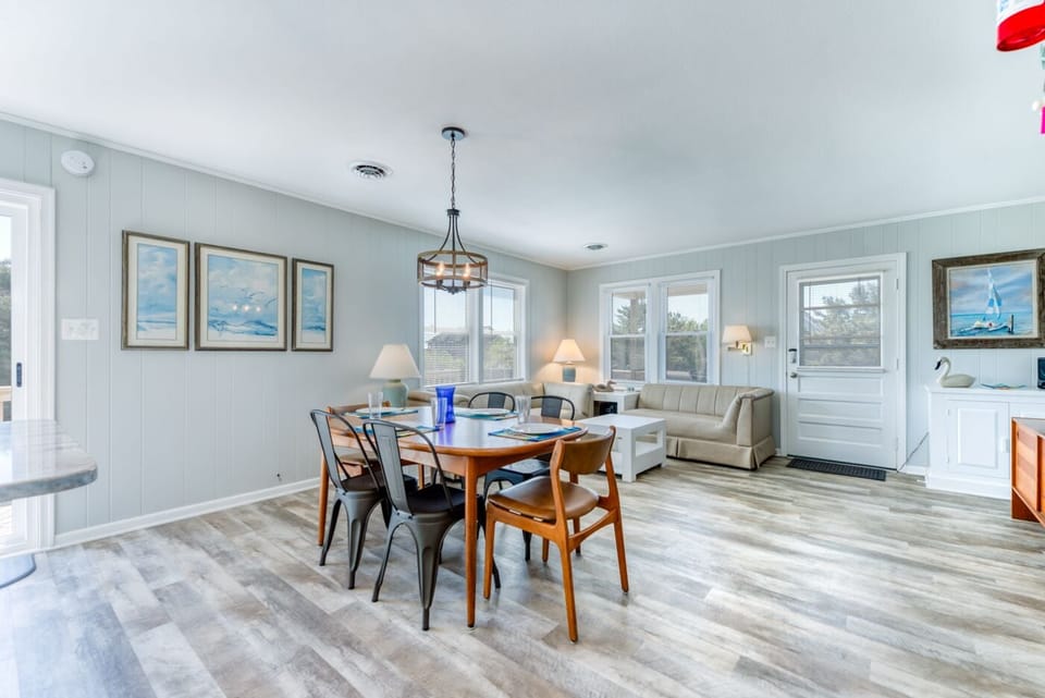 Top Level Dining Area