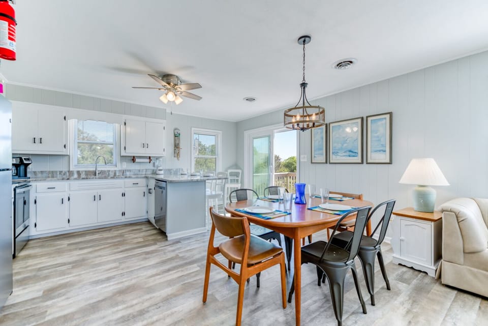 Top Level Dining Area