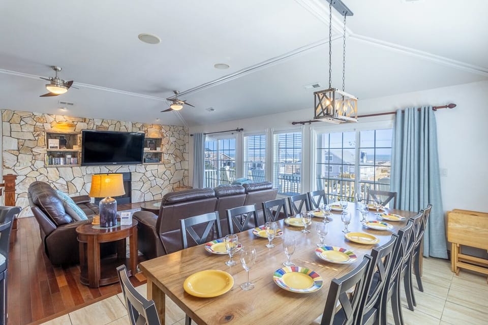 Top Level Dining Area